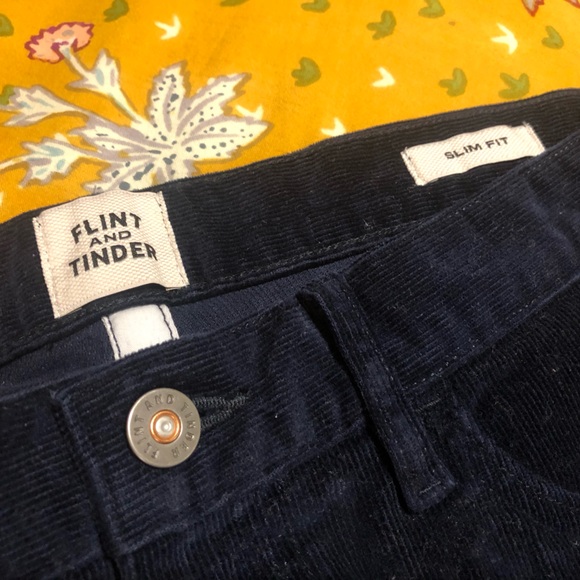 Huckberry Flint & Tinder 365 Corduroy in Dark Navy Slim 33 x 32 - Picture 1 of 7